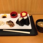 『おだむすび』で夜セットのおむすびを食べてみました！